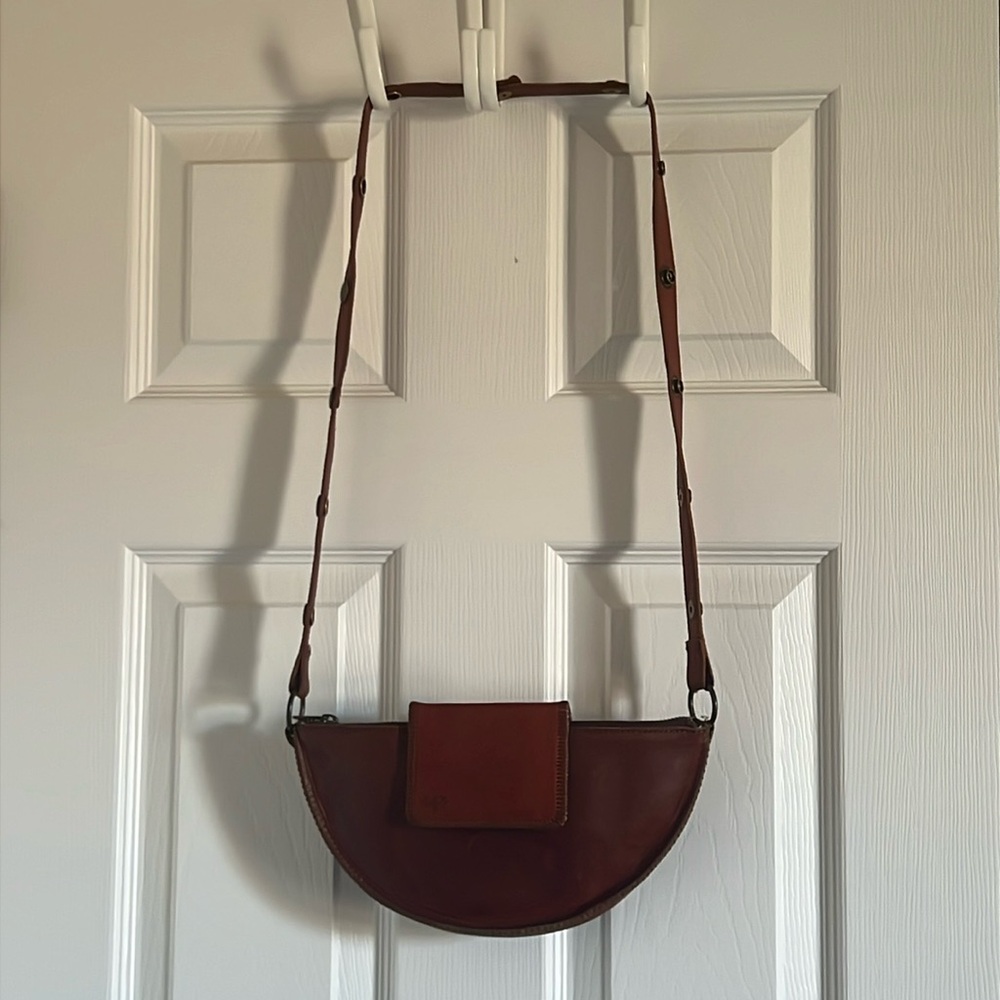 Lyons Leather Cognac Bee Bag and Daily Wallet